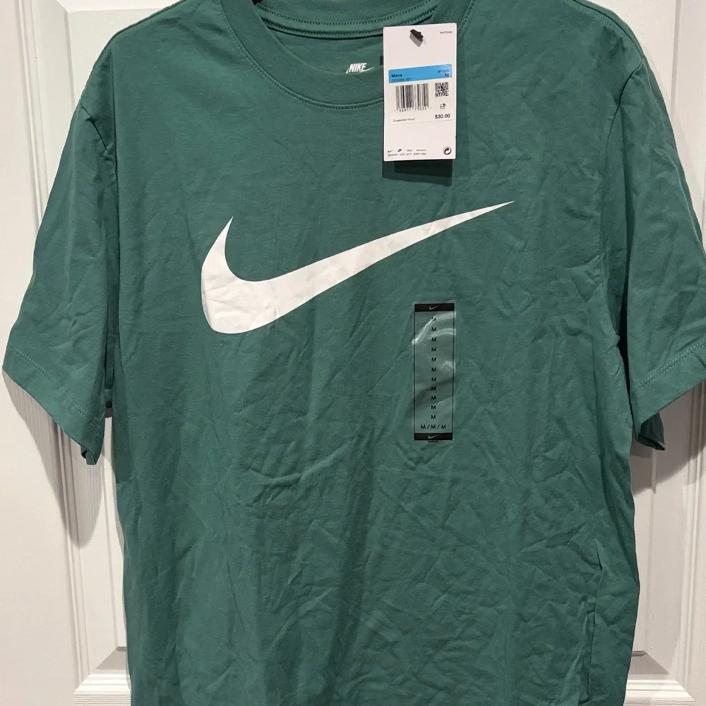Nike Men's Teal Short Sleeve Tee size medium NWTs